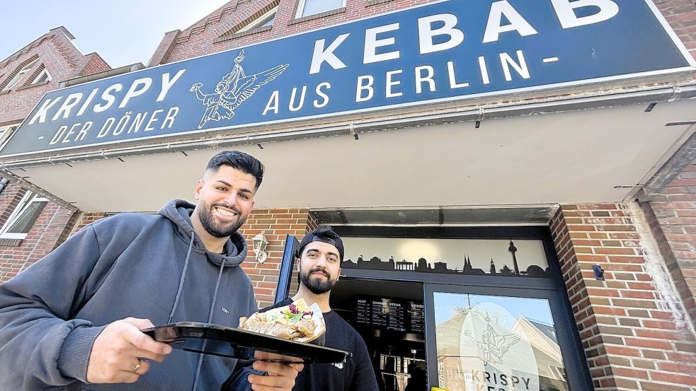 Krispy-Kebab-Gründer Sergen Kolcu (links) liegt mit KFC im Clinch. Foto: Vera Vogt