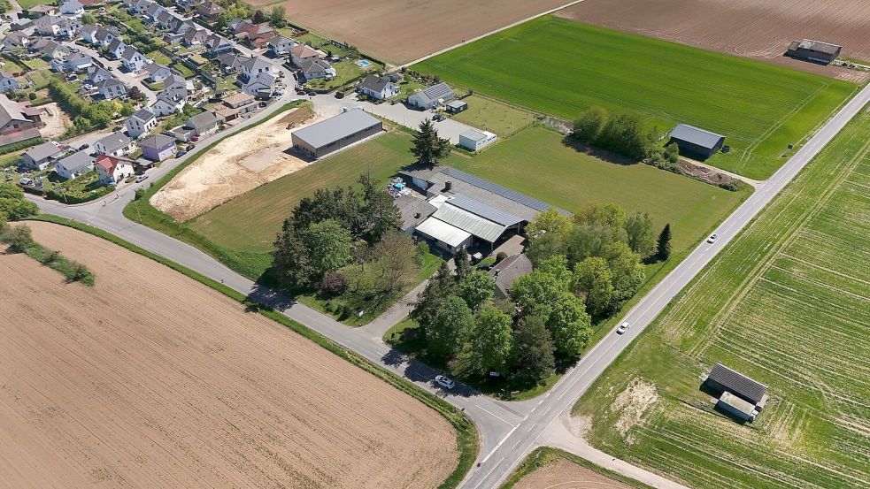 Nach dem Unglück in einer kleinen traditionsreichen Lederfabrik im hessischen Runkel ist nun auch das fünfte Opfer im Krankenhaus gestorben. Foto: Sascha Ditscher