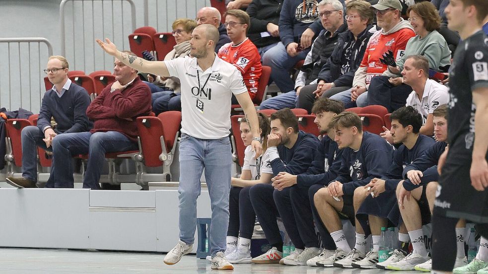 OHV-Trainer Sven Suton stellt sich vor seine Spieler und nimmt sich der Sorgen und Nöte seiner Mannschaft an.