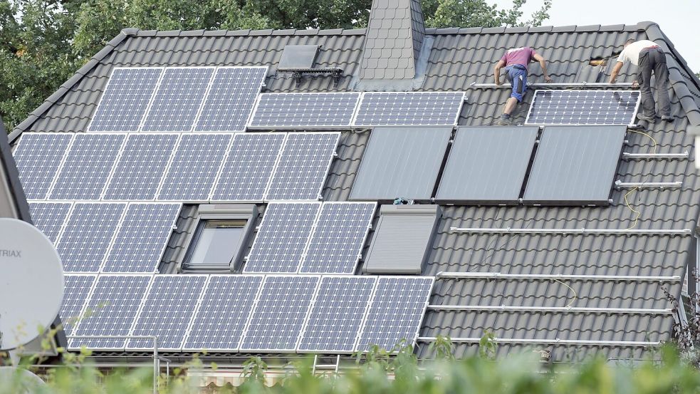 Der Bau von neuen Solaranlagen stockt - vor allem im Privatbereich. (Archivbild) Foto: Rainer Jensen/dpa