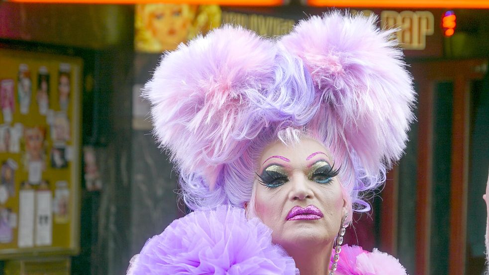 Um die berühmte Dragqueen Olivia Jones dreht sich der neue Film im ZDF. Als Künstlerin ist sie international bekannt. Foto: IMAGO/BREUEL-BILD