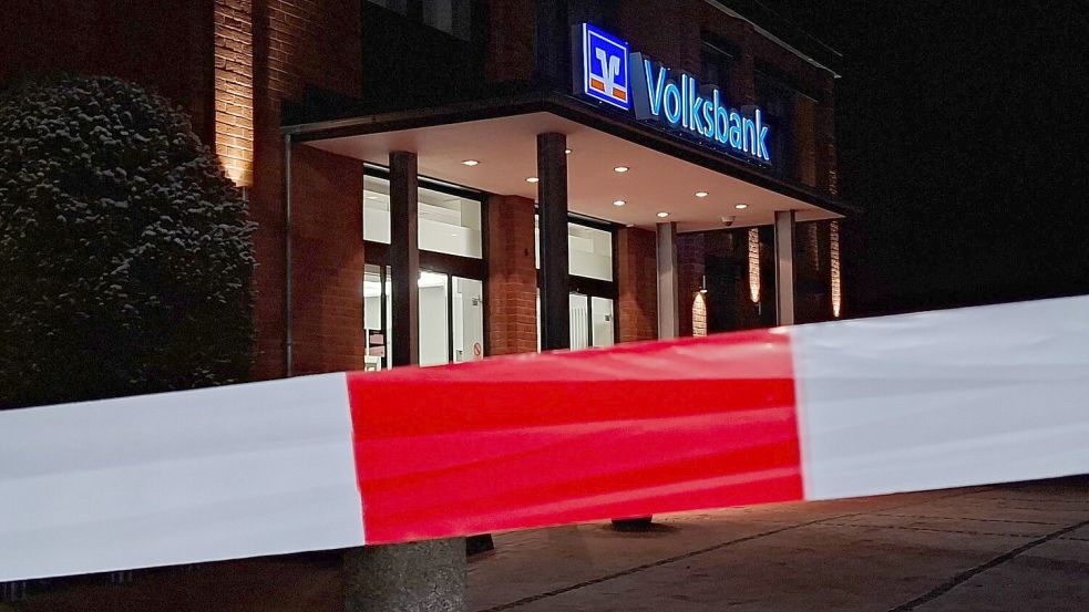 Im Keller der Bankfiliale wurden im Februar 14 Bankschließfächer von Kunden aufgebrochen. (Archivbild) Foto: Kai Moorschlatt/dpa