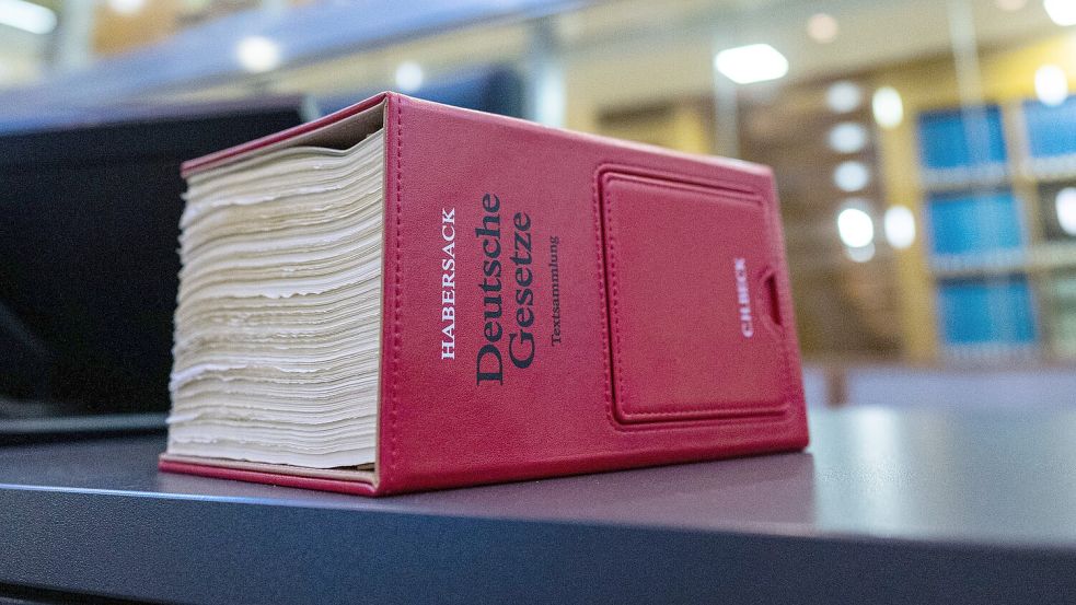 Gesetze werden selten gestrichen, sondern immer weiter ausformuliert. Foto: dpa/Guido Kirchner