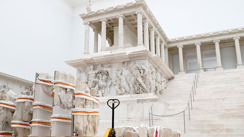 Derzeit für Besucher geschlossen: der berühmte Pergamonaltar. (Archivbild) Foto: Markus Lenhardt
