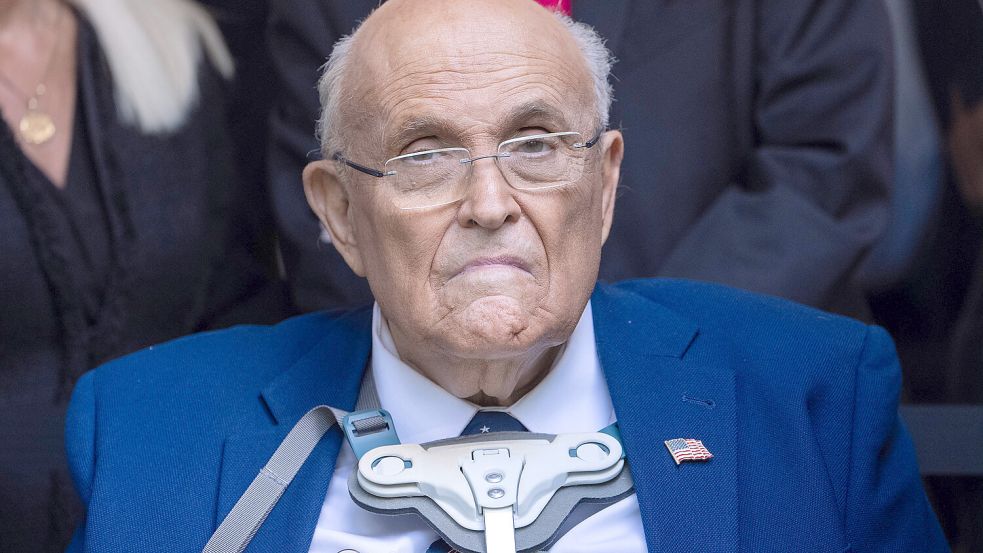 Der frühere New Yorker Bürgermeister Rudy Giuliani leidet unter einer schweren Lungenentzündung. Foto: IMAGO/Newscom World/Barry Williams