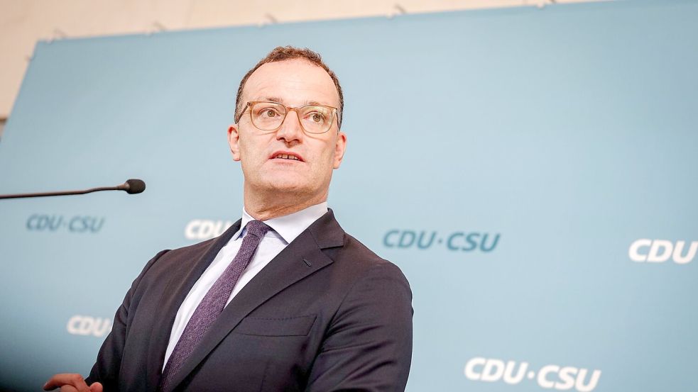 Seit 24 Jahren gehört Jens Spahn dem Bundestag an, und seit einem Jahr ist er Chef der CDU/CSU-Fraktion. (Archivfoto) Foto: Kay Nietfeld/dpa