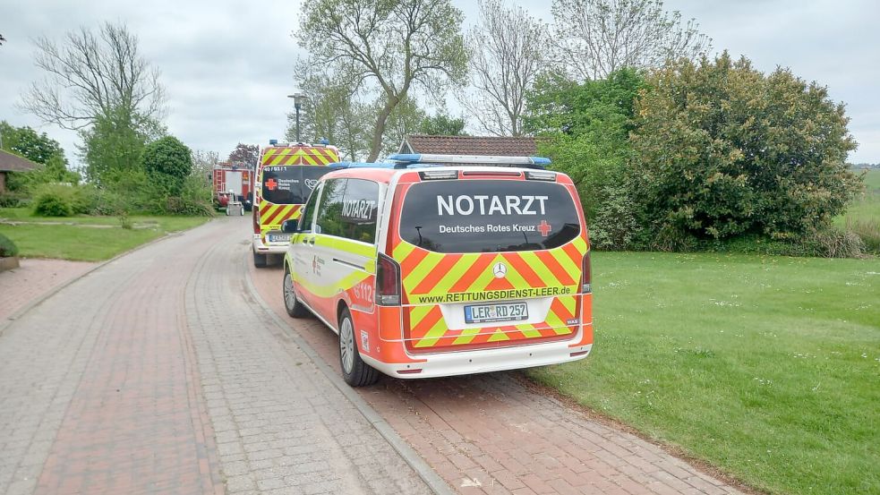 Feuerwehr und Rettungsdienst waren im Einsatz. Foto: Holger Weers