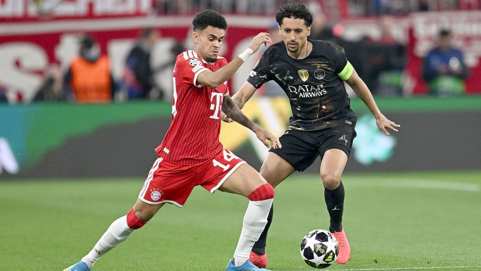 Bayern-Stürmer Diáz und PSG-Kapitän Marquinhos kämpfen um den Ball. Foto: Sven Hoppe