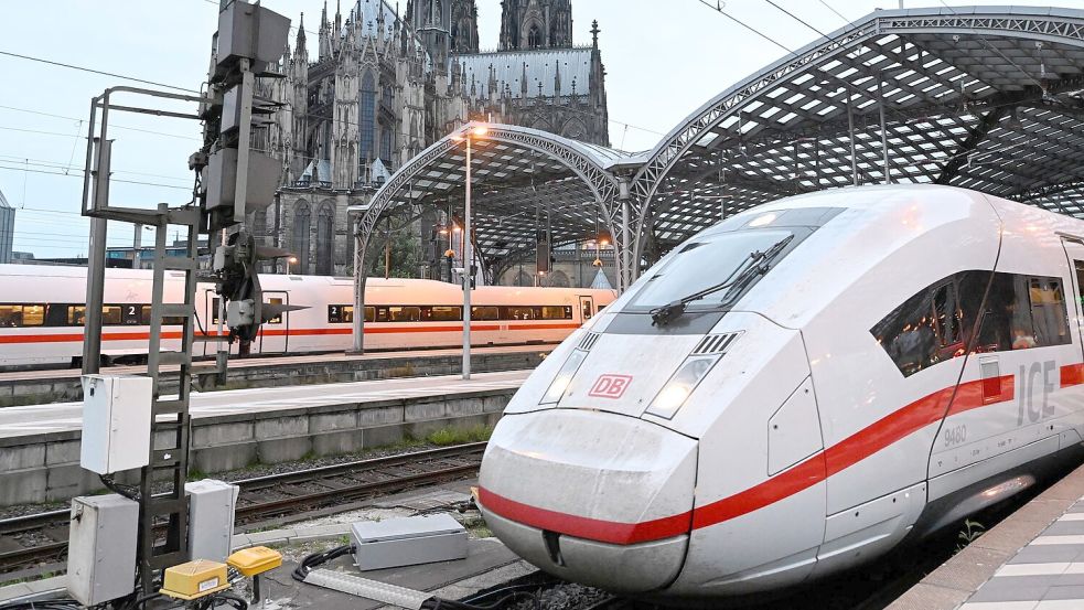 Die Bahn hält an ihrem Pünktlichkeitsziel von mindestens 60 Prozent im Fernverkehr im Gesamtjahr fest. (Archivbild) Foto: Roberto Pfeil