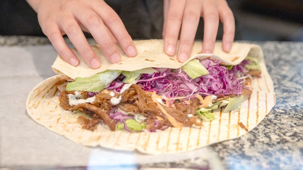 Streetfood gibt es an diesem Wochenende in Varel. Symbolfoto: Daniel Karmann/DPA