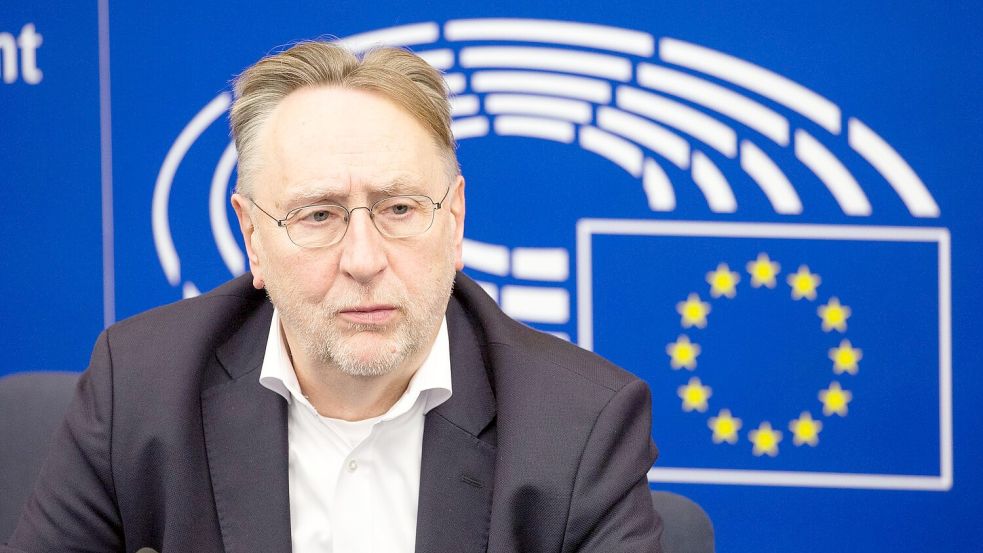 Bernd Lange hält nichts von den neuesten Zollankündigungen von Donald Trump. (Archivbild) Foto: Philipp von Ditfurth/dpa