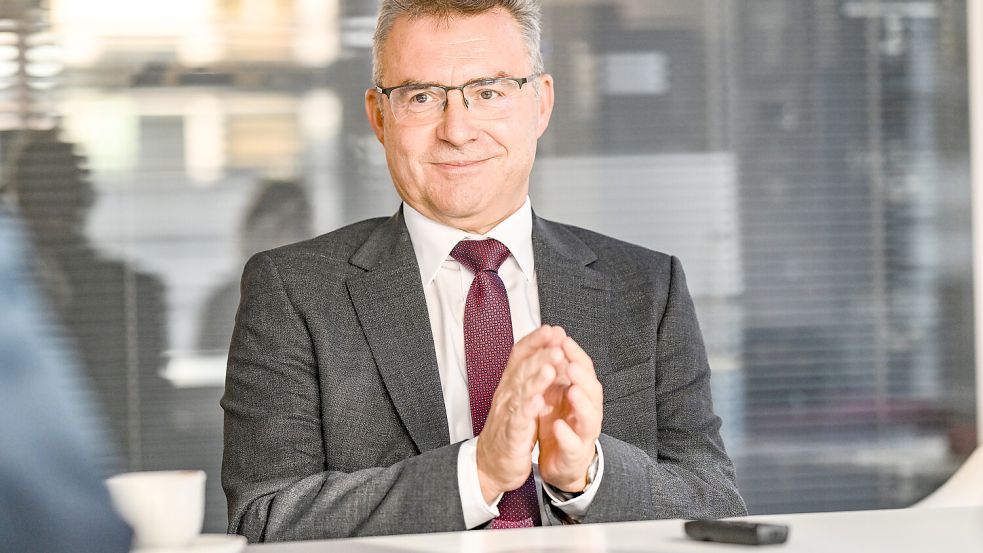 „Inzwischen geht es um den Fortbestand dessen, für das unsere Eltern und Großeltern gekämpft haben.“ DLT-Präsident Achim Brötel macht sich große Sorgen um Deutschland. Foto: IMAGO/Funke Foto Services