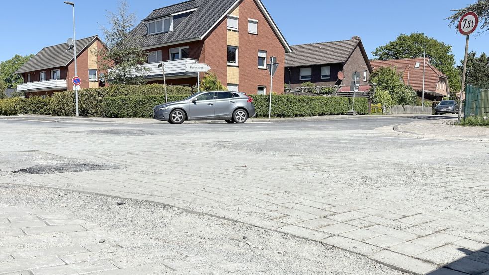 Der Kreuzungsbereich Kirchdorfer Straße/Kreuzstraße ist wieder befahrbar. Foto: Mieke Matthes
