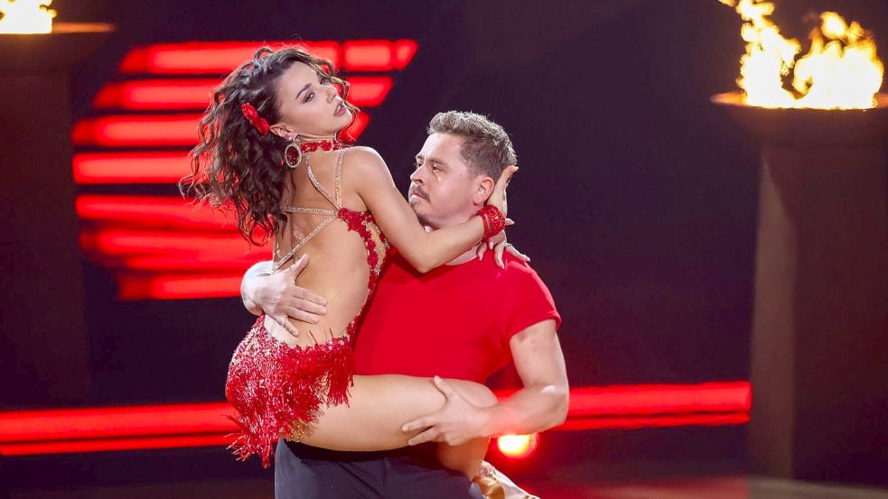 Für Gustav Schäfer und seine Partnerin Anastasia Maruster hat es sich bei „Let’s Dance“ ausgetanzt. (Archivbild) Foto: Rolf Vennenbernd