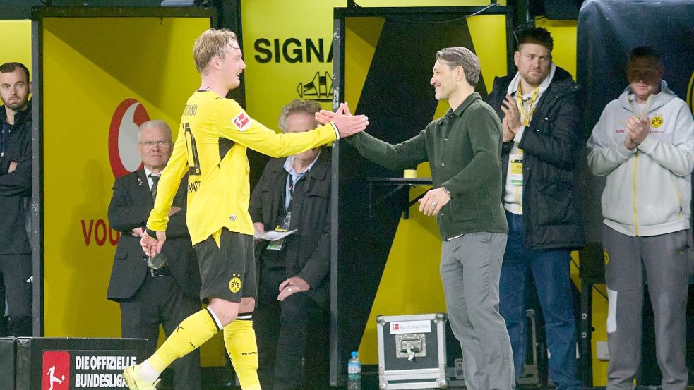 Julian Brandt (l) und sein Noch-Coach Niko Kovac. Foto: Bernd Thissen