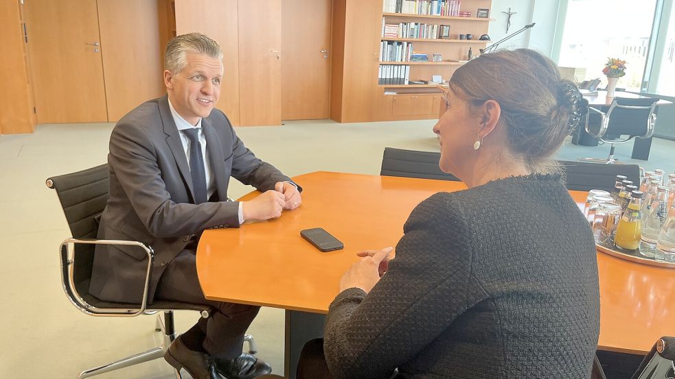 Das Foto mit Thorsten Frei im Kanzleramt entstand einen Tag nach unserem Interview. Foto: Kanzleramt/Stefan Koch