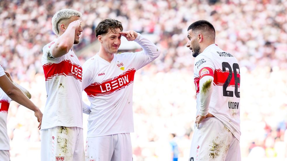 Deniz Undav (r.) und der VfB holten einen wichtigen Sieg gegen Leverkusen. Foto: Tom Weller