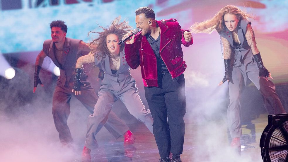 Wie schon 2010: Menowin Fröhlich performt im Finale „Billie Jean“ von Michael Jackson. Foto: Rolf Vennenbernd
