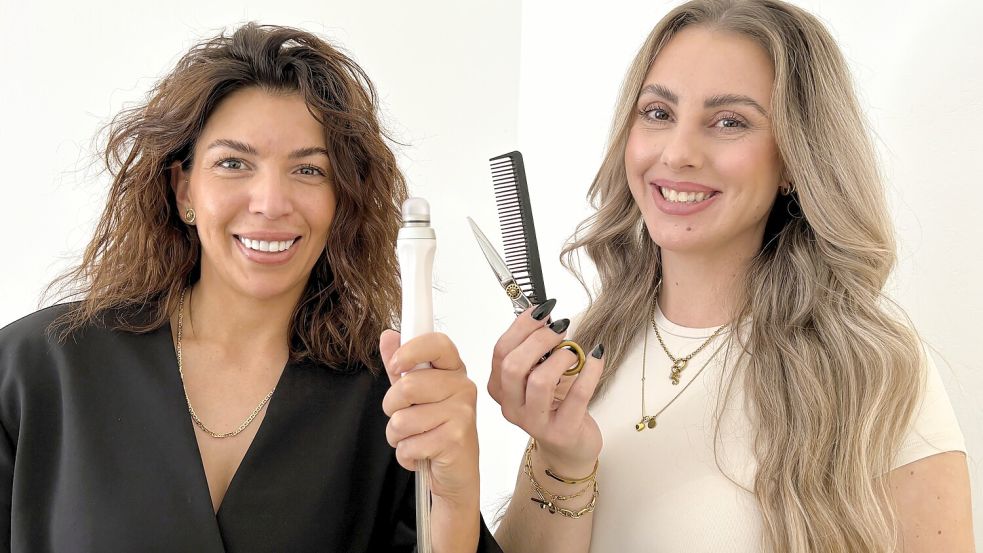 Sabrina Kaboria (rechts) und Müserref Mechkarini („Mimi“) verbinden im neuen Studio „SK hair & cosmetics“ in Wiesmoor Friseurhandwerk und Kosmetik. Foto: Nicole Böning