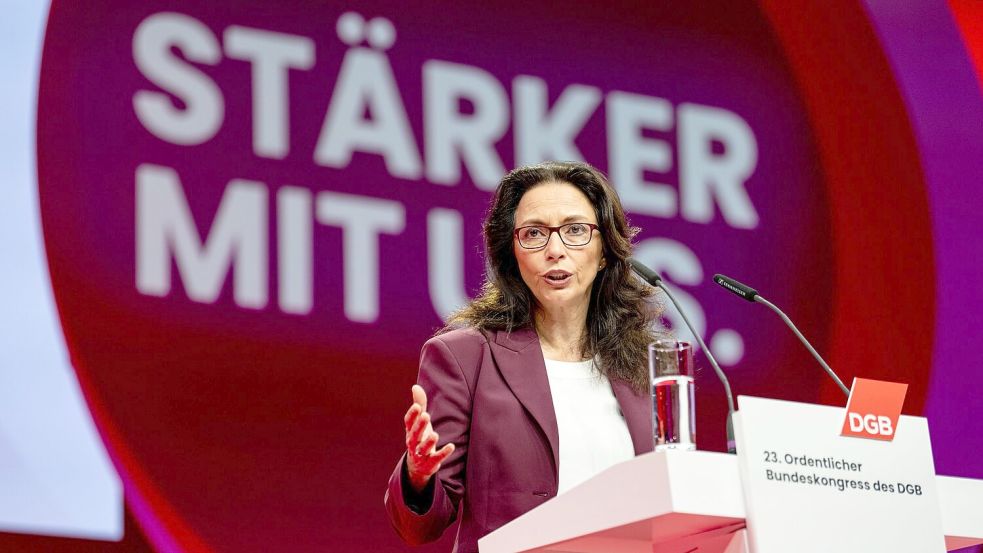 Fahimi sprach sich dafür aus, auch Privatversicherte an der Finanzierung der Krankenkosten von Bürgergeldbeziehern zu beteiligen, für die derzeit die gesetzliche Krankenversicherung mit Milliardensummen mit aufkommt. Foto: Fabian Sommer/dpa