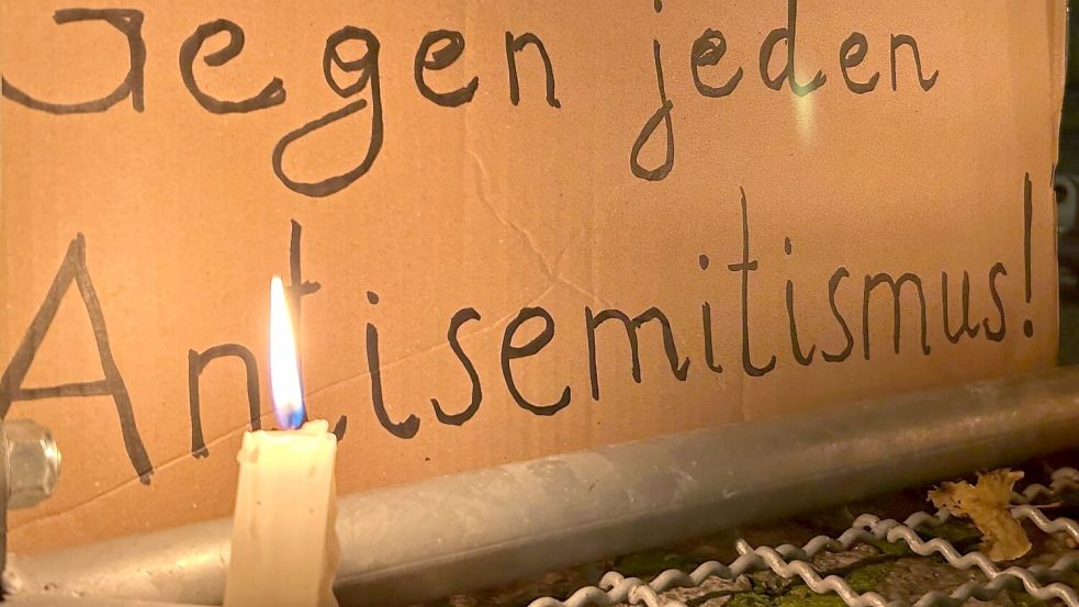 Der Verfassungsschutz informiert über Codes von Antisemiten unterschiedlichen politischen Hintergrunds. (Archivbild) Foto: Sven Kaeuler