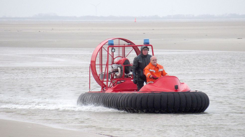 Das Fahrzeug beim Übungseinsatz am Strand von Langeoog. Foto: Klaus Kremer/Archiv