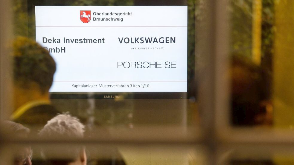 Seit acht Jahren fordern Investoren vor Gericht eine Milliarden-Entschädigung für Kursverluste nach dem Dieselskandal. (Archivbild) Foto: Swen Pförtner/dpa