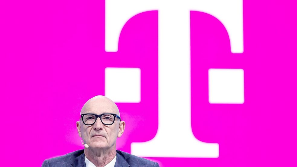 Telekom-Chef Tim Höttges geht auf Kuschelkurs zu US-Technologieriesen. Foto: Oliver Berg