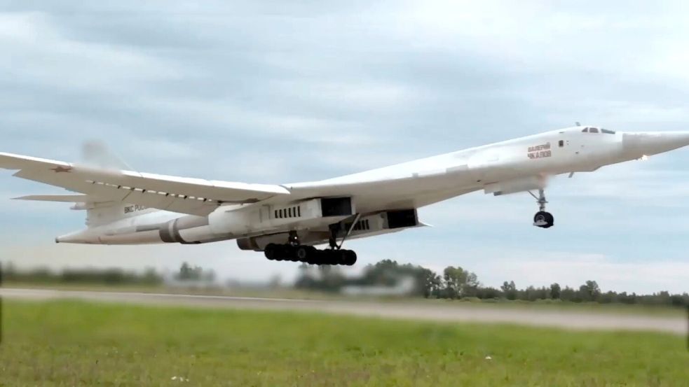 Russische Langstreckenbomber fliegen nach ukrainischen Angaben zu ihren Einsatzgebieten. (Archivbild) Foto: Russisches Verteidigungsminister