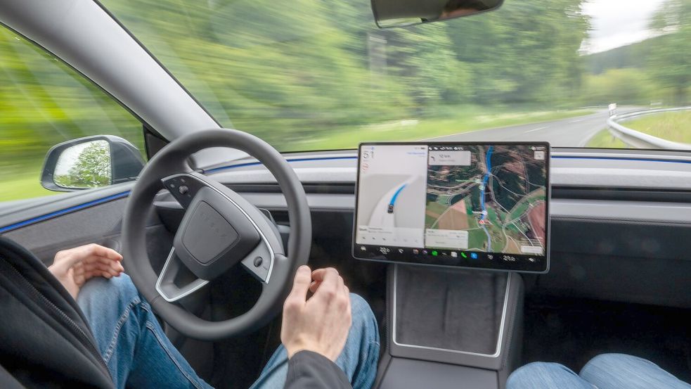 Es ist in Europa das erste Shuttle-Projekt, bei dem Teslas mit der Software „Full Self-Driving (Überwacht)“ fahren (Archivbild) Foto: Harald Tittel