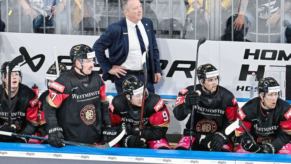 Nach zwei Enttäuschungen bei der WM 2025 und Olympia 2026 steht auch Bundestrainer Harold Kreis mehr unter Beobachtung. (Archivbild) Foto: Uwe Anspach