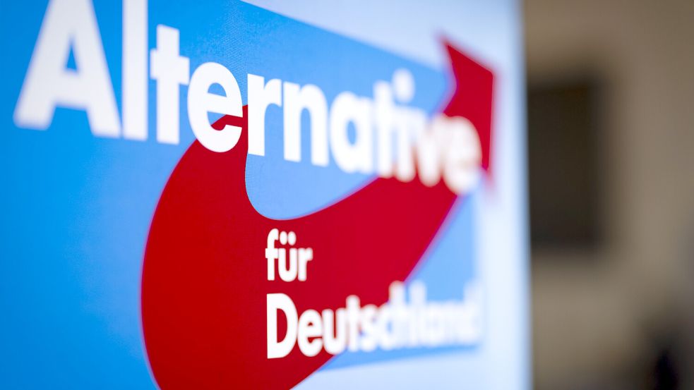 Dieses Foto mit dem Schriftzug „Alternative für Deutschland“ und dem Logo der AfD entstand in Marl, Nordrhein-Westfalen, im Februar 2024. Foto: Christoph Reichwein/dpa