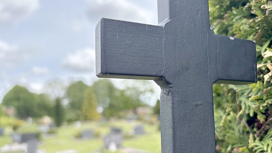 Auf dem Friedhof in Rhauderfehn wurde ein Grabstein gestohlen. Symbolfoto: Dirk Hellmers