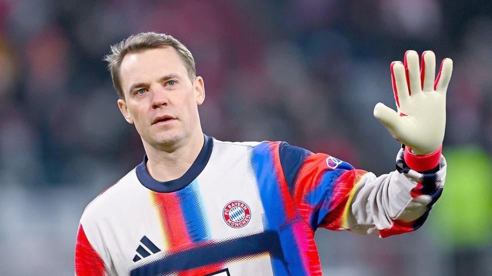 Manuel Neuer sagt noch nicht „Servus“. Der 40-Jährige hängt noch ein Jahr dran beim FC Bayern. (Archivbild) Foto: Sven Hoppe