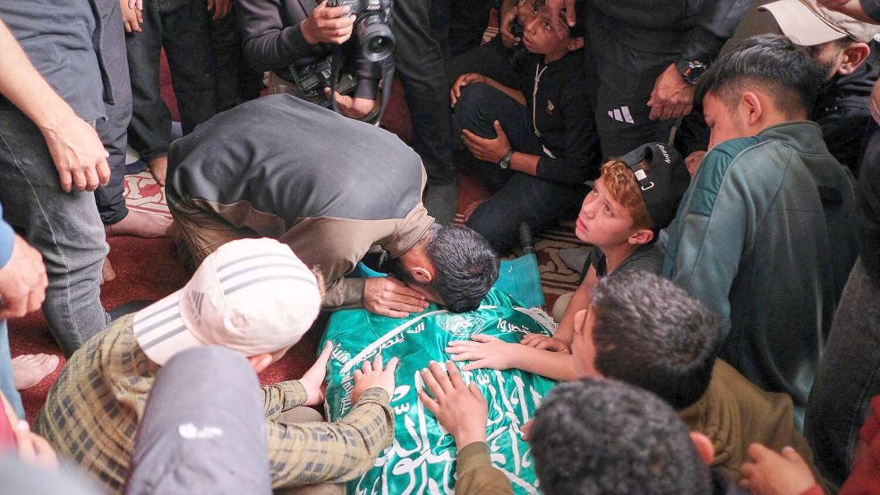 Der bei einem israelischen Militärangriff getötete Hamas-Kommandeur wurde in Gaza beigesetzt. Foto: Jehad Alshrafi
