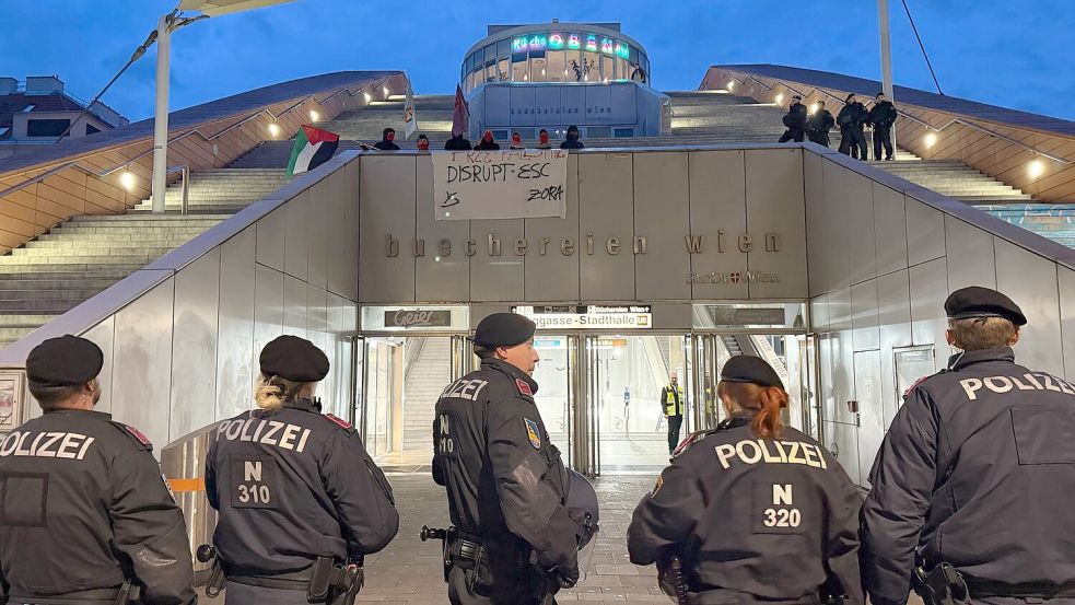 Protest in der Nähe der ESC-Halle. Foto: Britta Schultejans
