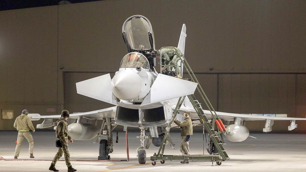 Britische Kampfjets vom Typ Typhoon beteiligen sich in den Golfstaaten an der Luftabwehr. (Archivbild) Foto: Sgt Lee Goddard/Mod Crown Copyri