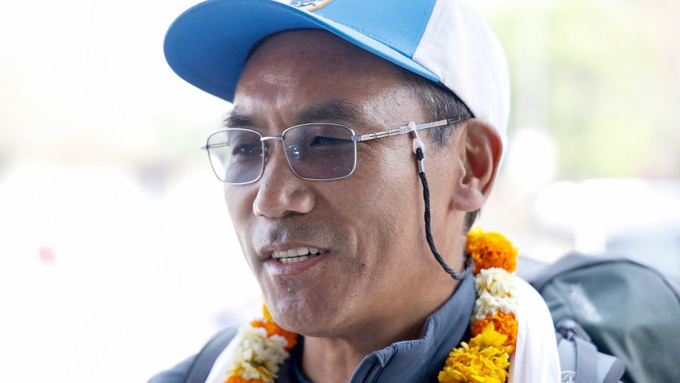 Der bekannte Sherpa-Bergführer Kami Rita. (Archivbild) Foto: Gopen Rai/AP/dpa