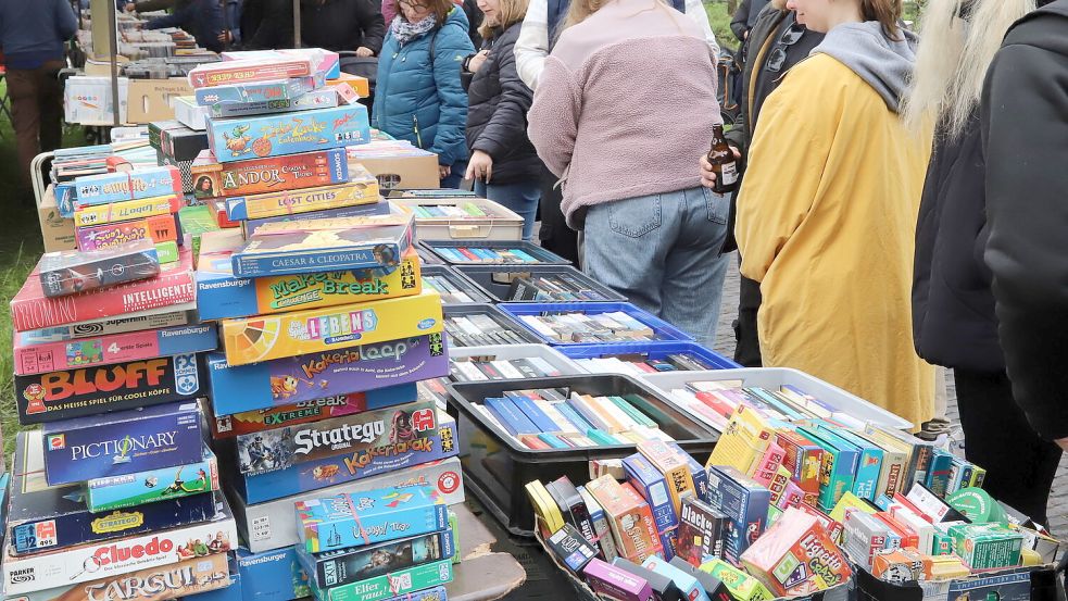50.000 Besucher kamen zum Riesenflohmarkt nach Elisabethfehn. Foto: Hans Passmann