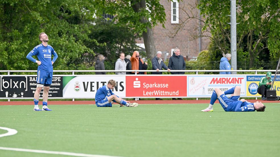 Nach dem Abfpiff war die Enttäuschung bei den TuS-Spielern groß. Fotos: Jens Doden, Blomberg