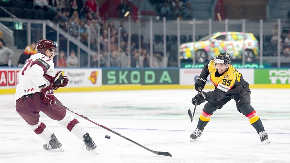 Frederik Tiffels und die deutsche Eishockey-Nationalmannschaft enttäuschten gegen Lettland. Foto: Claudio Thoma