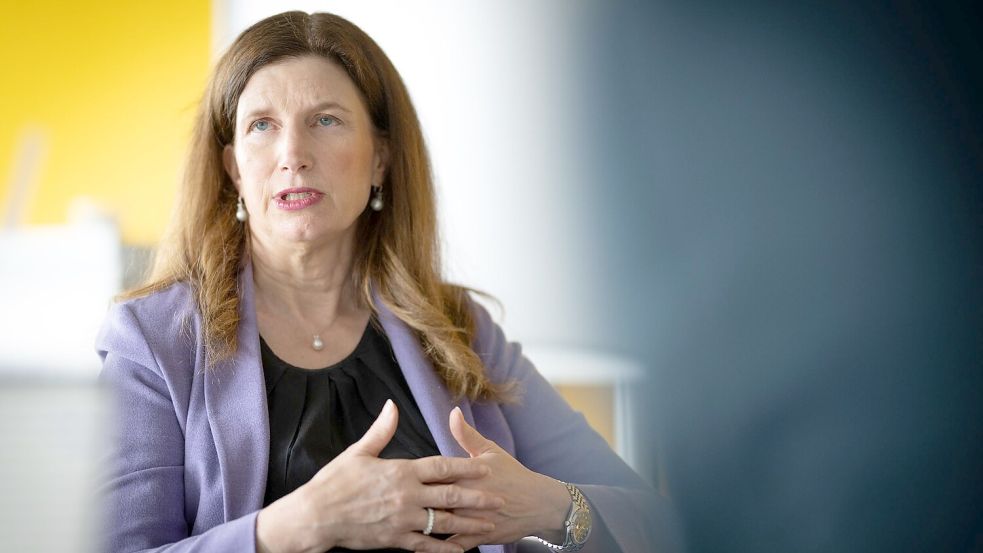 Commerzbank-Chefin Bettina Orlopp erklärt, wie sie eine Übernahme durch die Unicredit abwehren will. (Archivbild) Foto: Boris Roessler