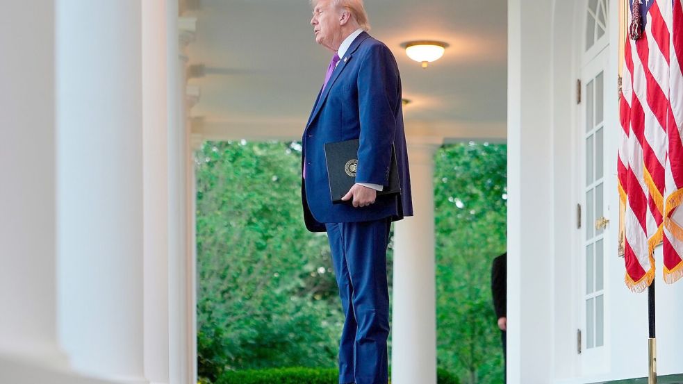 Die USA planten für Dienstag laut Trump einen Angriff auf den Iran (Archivbild). Foto: Julia Demaree Nikhinson