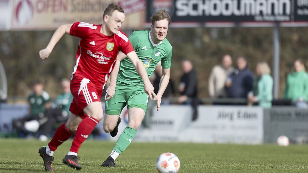 Ob hinten oder vorne – Klaas Folkerts ist ein Universaltalent beim TuS Pewsum. Foto: Jens Doden
