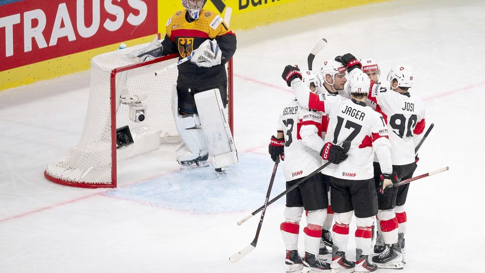 Bislang jubelt nur der Gegner: Deutschland droht bei der Eishockey-WM die nächste herbe Enttäuschung. Foto: Andreas Becker