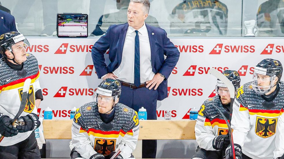 Bundestrainer Harold Kreis und seine Mannschaft enttäuschen bislang bei der WM in der Schweiz. Foto: Michael Buholzer
