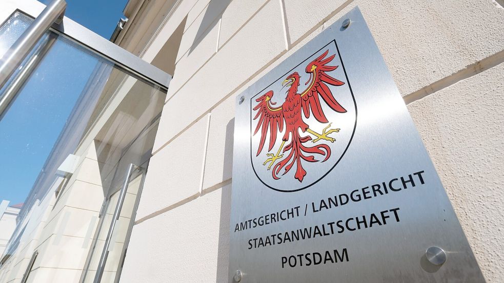 Das Landgericht Potsdam befasst sich mit der Anklage gegen einen Kinderarzt wegen Straftaten gegen die sexuelle Selbstbestimmung. Es geht um 130 Fälle und mehr als 70 Betroffene. (Symbolbild) Foto: Soeren Stache