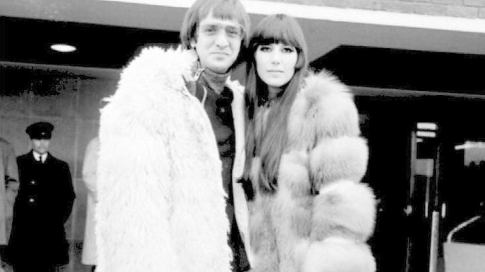 Unter dem Namen Sonny & Cher gelang dem Ehepaar mit „I Got You, Babe“ ein Welthit. (Archivbild) Foto: picture alliance / dpa