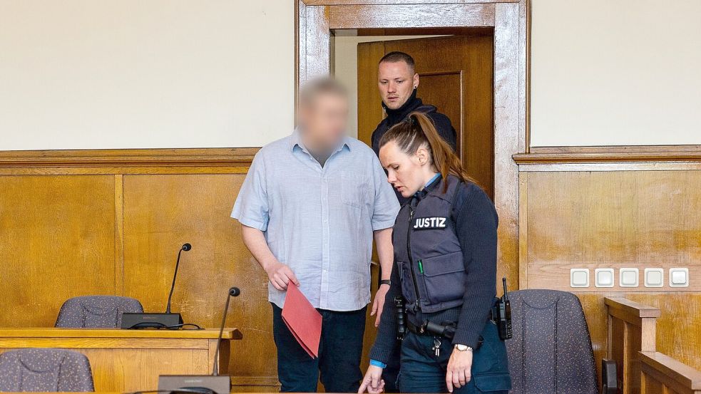 Zum Prozessauftakt wurde die Anklage verlesen. Foto: Laszlo Pinter