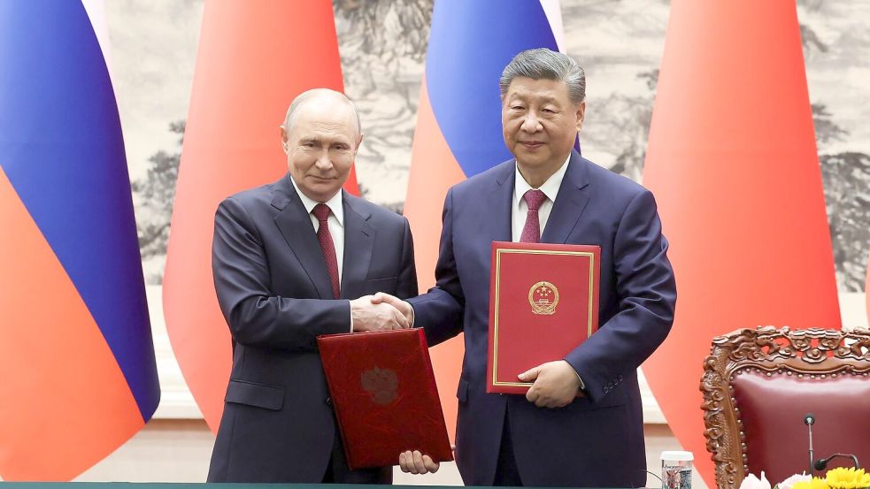 Xi und Putin unterzeichneten auch mehrere Dokumente. Foto: Maxim Shemetov